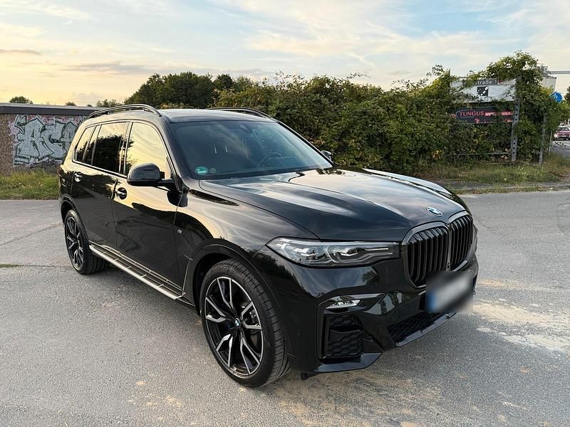 Schwarz Gebraucht 2019 BMW X7 M Sport SUV | 67.990 € (Teuer) - Bild 1/4