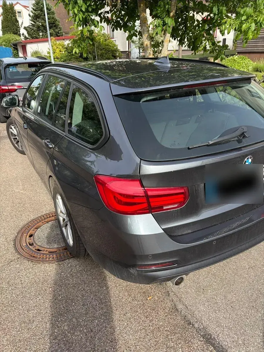 Gebraucht BMW 318 Advantage 150 PS (110 kW) 2018 Grau Kombi