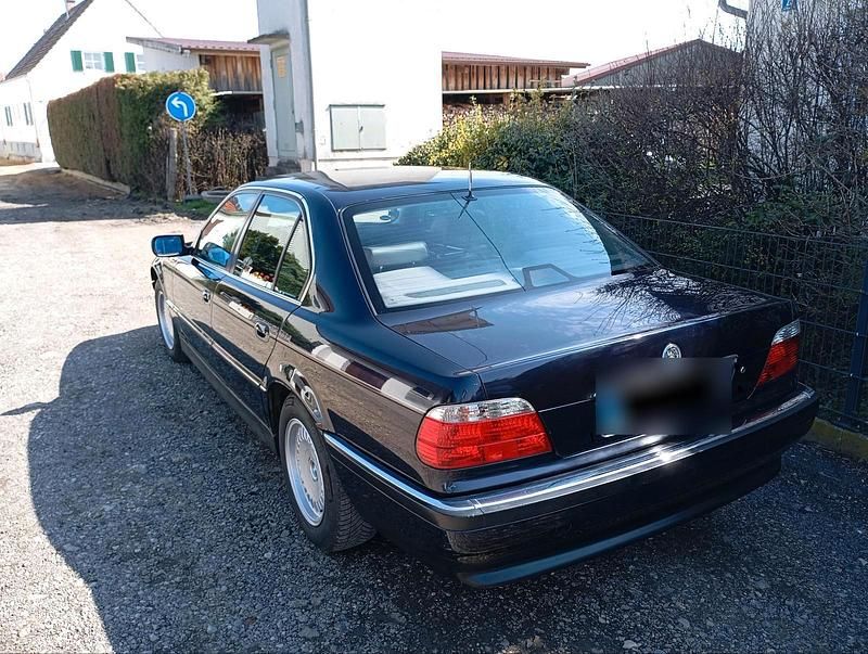 Gebraucht BMW 735 235 PS (172 kW) 1997 Blau Limousine