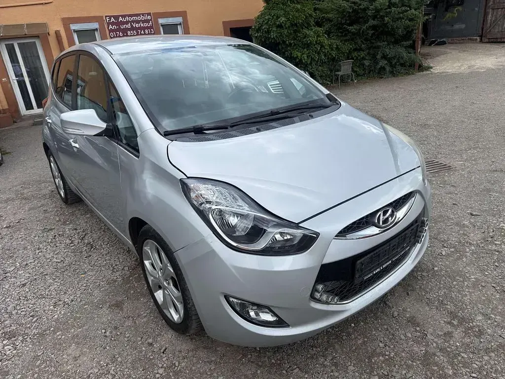 Gebraucht Hyundai ix20 Classic 116 PS (85 kW) 2012 Grau Kleinwagen