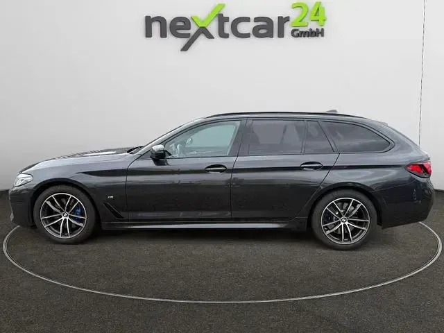 Gebraucht BMW 520 M Sport 190 PS (139 kW) 2022 Grau (sophistograu) Limousine