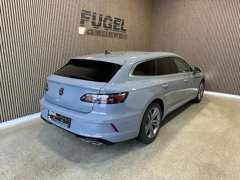Używany VW Arteon R 320 KM (235 kW) 2022 Szary Kombi