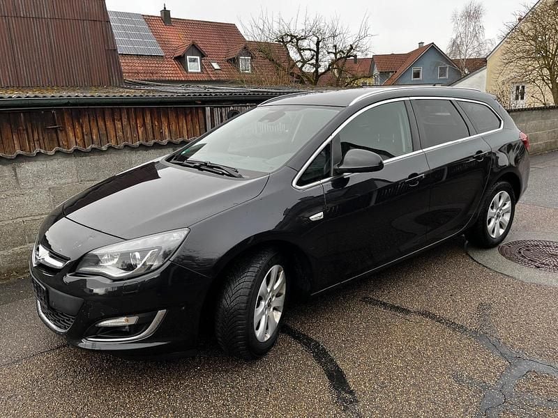 Grau Gebraucht 2016 Opel Astra Kombi | 6.150 € (Guter Preis) - Bild 1/4