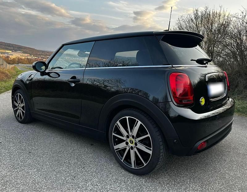 Gebraucht Mini Cooper SE 135 kW (184 PS) 2021 Schwarz Kleinwagen