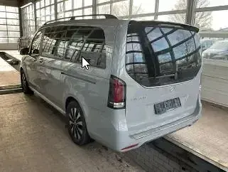 Gebraucht Mercedes EQV300 150 kW (204 PS) 2024 Alpingrau Van / Kleinbus
