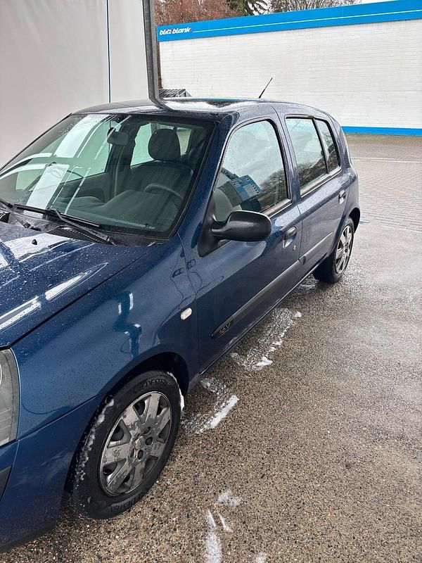 Gebraucht Renault Clio II 55 PS (40 kW) 2003 Blau Kleinwagen
