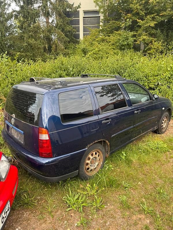 Blau Gebraucht 2001 VW Polo Kombi | 300 € (Superpreis) - Bild 1/4