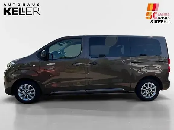 Gebraucht Toyota Proace Verso Team 177 PS (130 kW) 2022 Brown rich oak Kombi