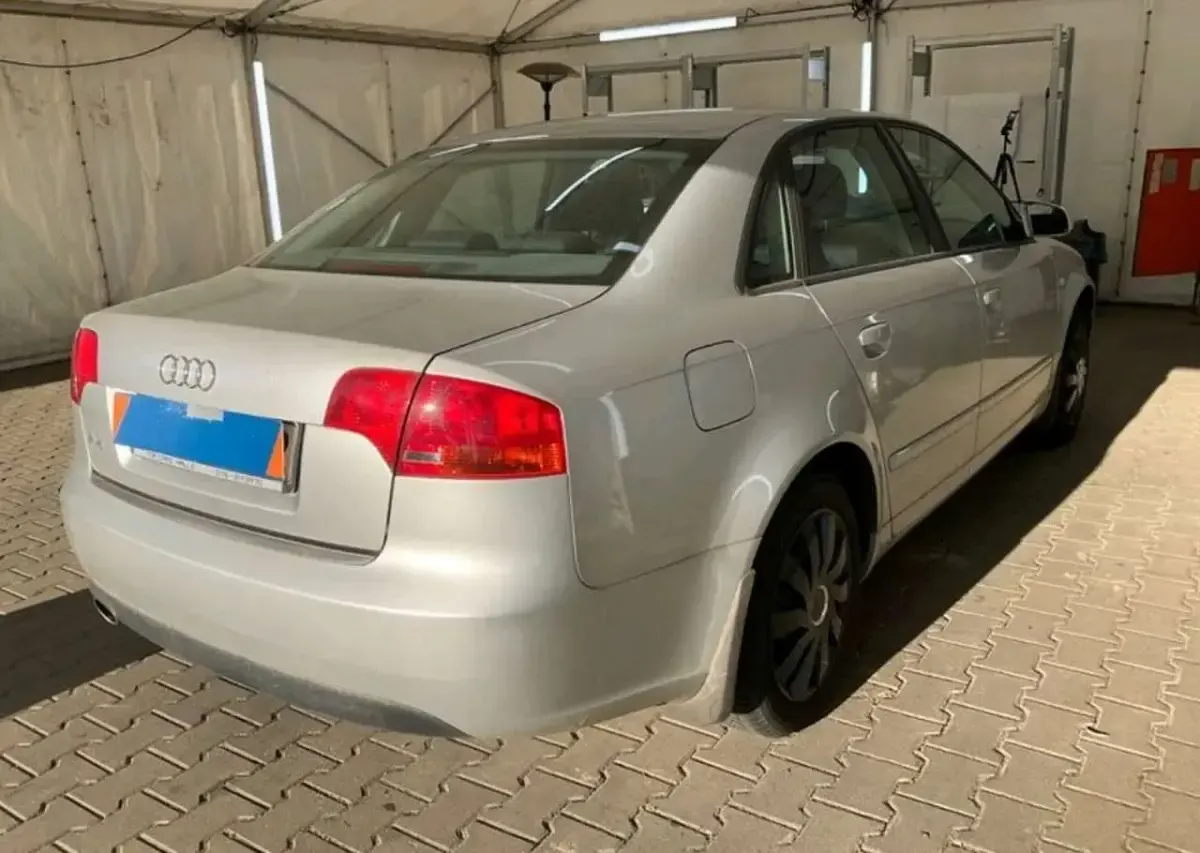 Gebraucht Audi A4 102 PS (75 kW) 2006 Lichtsilber metallic Limousine