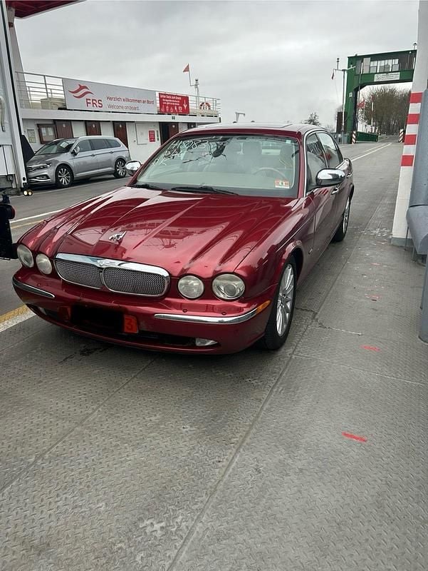 Rot Gebraucht 2007 Jaguar XJ8 Limousine | 9.950 € (Superpreis) - Bild 1/4