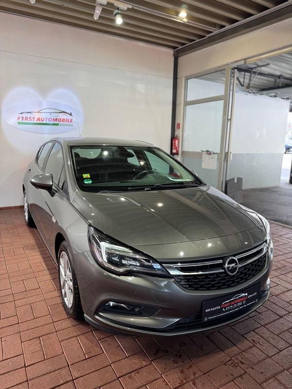 Gebraucht Opel Astra Edition 150 PS (110 kW) 2017 Grau Kleinwagen