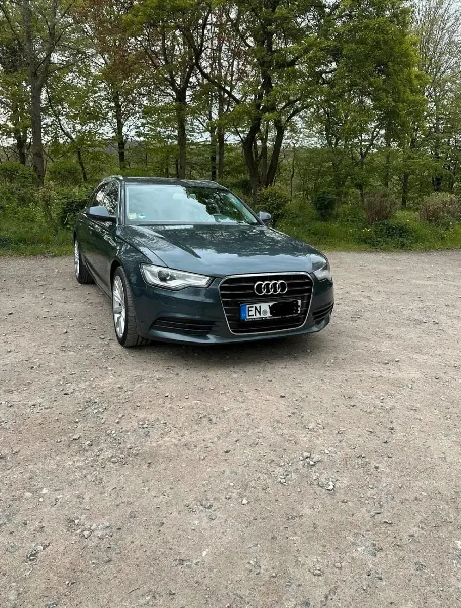 Gebraucht Audi A6 Comfort 204 PS (150 kW) 2013 Blau Kombi