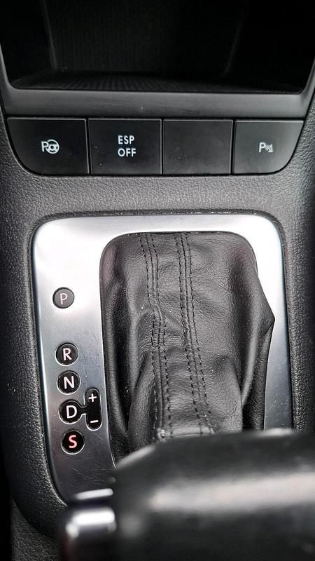 Gebraucht VW Golf VI 122 PS (89 kW) 2009 Silber Kleinwagen