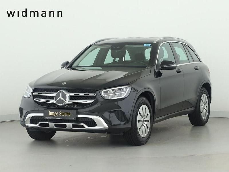 Unilack schwarz Gebraucht 2021 Mercedes GLC200 SUV | 35.850 € (Superpreis) - Bild 1/4