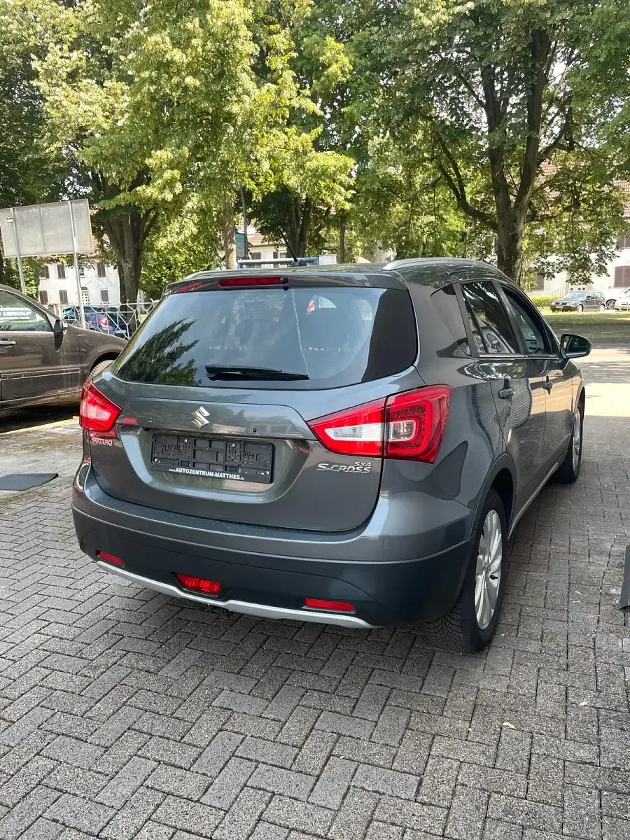 Gebraucht Suzuki SX4 S-Cross 140 PS (102 kW) 2019 Grau SUV