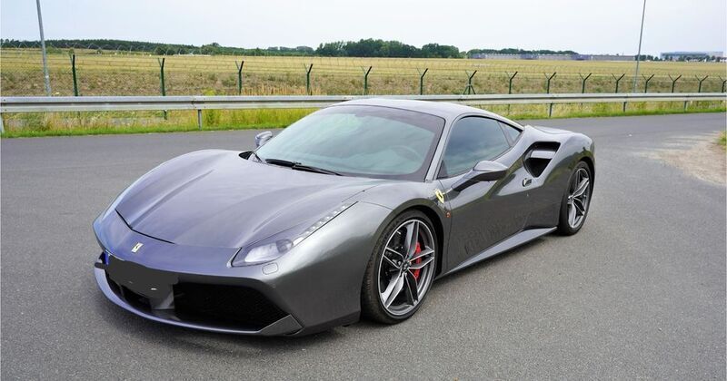 Grau Gebraucht 2018 Ferrari 488 Coupé | 209.500 € (Superpreis) - Bild 1/4