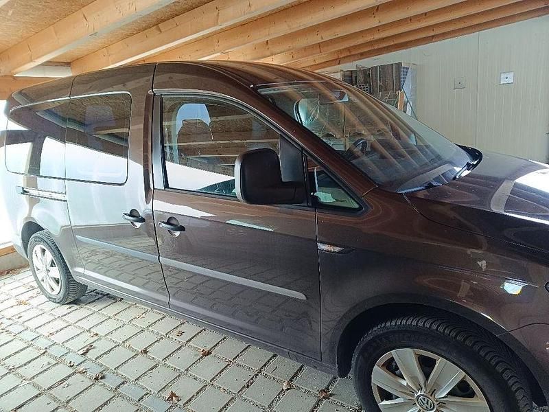 Gebraucht VW Caddy Maxi S 102 PS (75 kW) 2016 Braun Van / Kleinbus