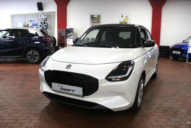 Weiß Neu 2025 Suzuki Swift Comfort Limousine | 19.990 € - Bild 1/4
