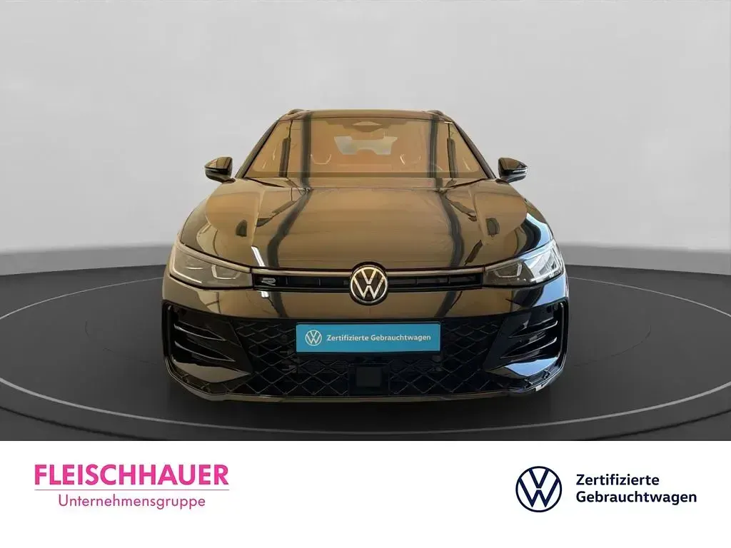 Gebraucht VW Passat R-line 177 PS (130 kW) 2025 Schwarz Kombi