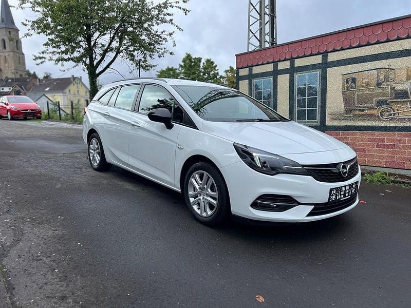 Weiß Gebraucht 2022 Opel Astra Business Kombi | 9.000 € (Superpreis) - Bild 1/4