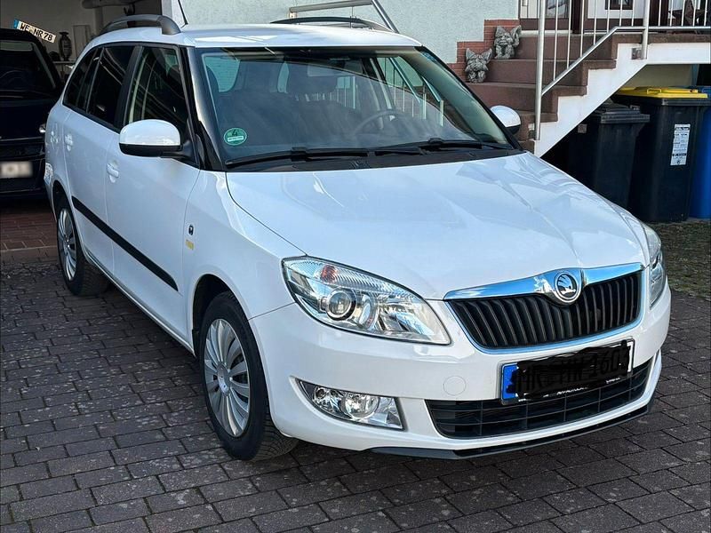 Gebraucht Skoda Fabia Fresh 105 PS (77 kW) 2013 Weiß Kombi