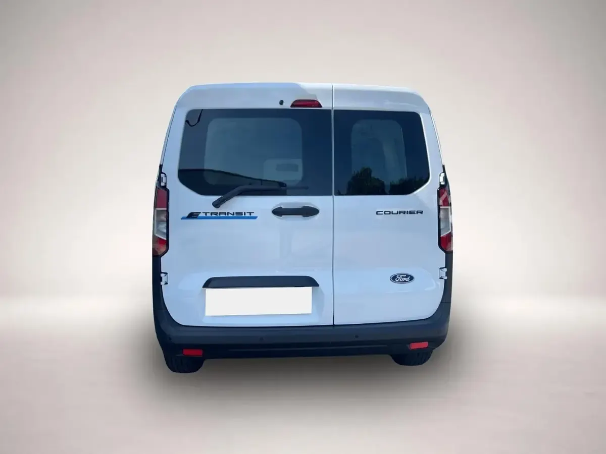 Neu Ford Courier Trend 100 kW (136 PS) 2026 Manufacturer Van / Kleinbus