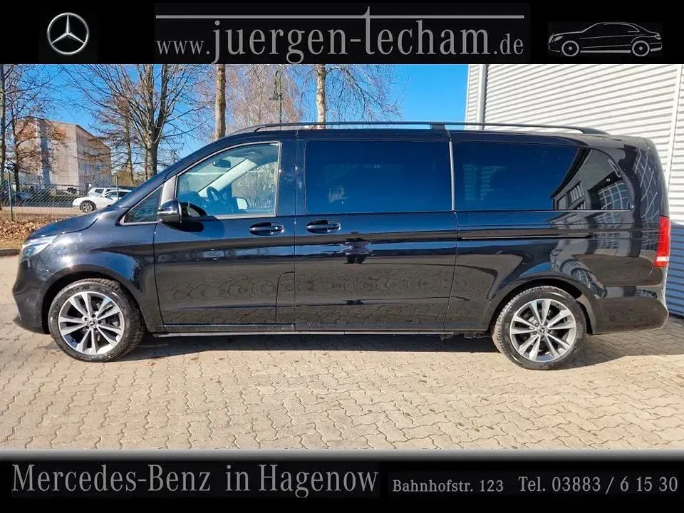 Gebraucht Mercedes V300 237 PS (174 kW) 2024 Obsidian schwarz metallic Van / Kleinbus