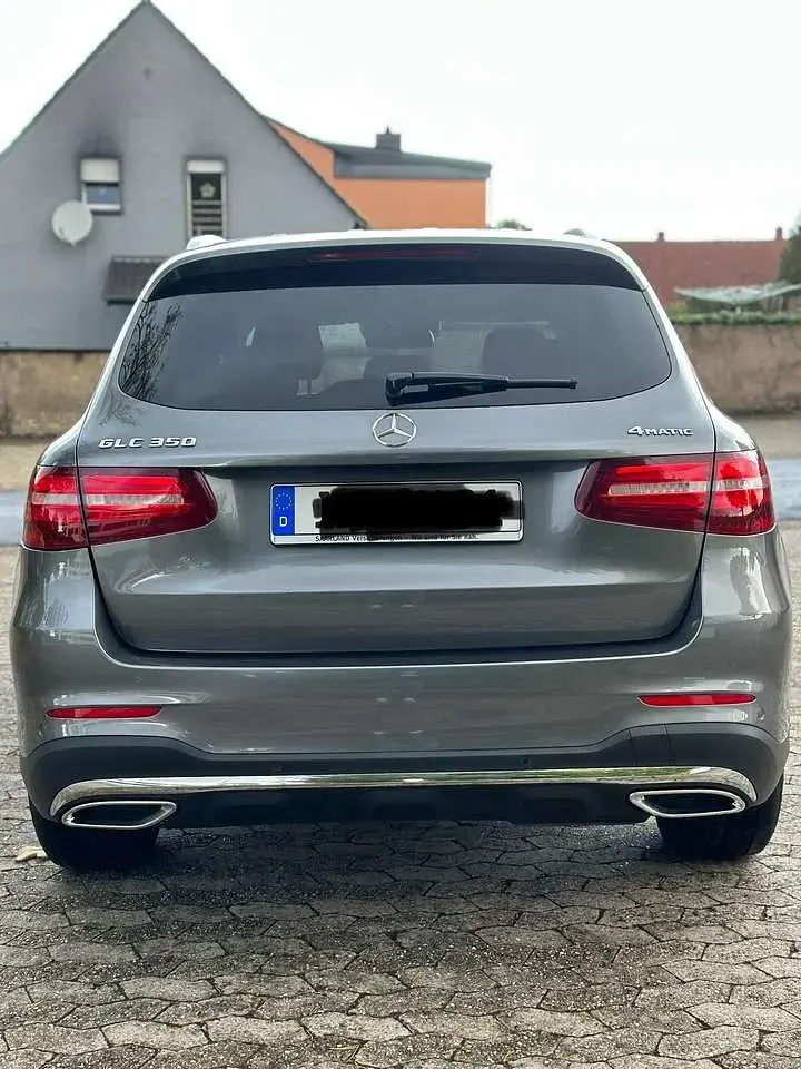 Gebraucht Mercedes GLC350 AMG line 258 PS (189 kW) 2017 Grau SUV