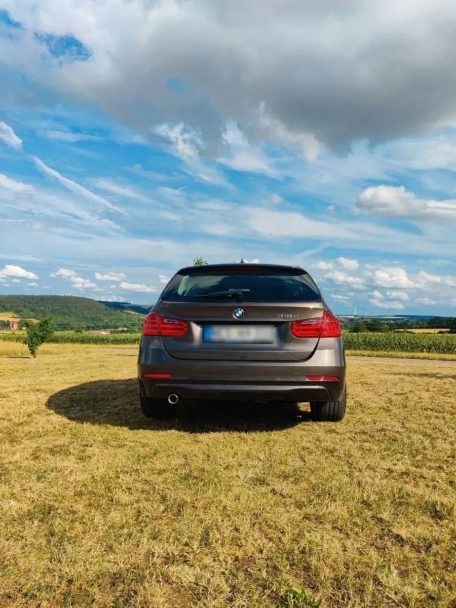 Gebraucht BMW 318 143 PS (105 kW) 2013 Braun Kombi