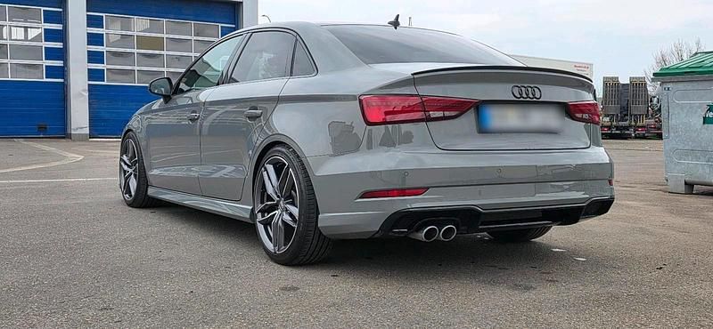 Second-hand Audi A3 S-Line 150 CP (110 kW) 2019 Gri Berlinǎ