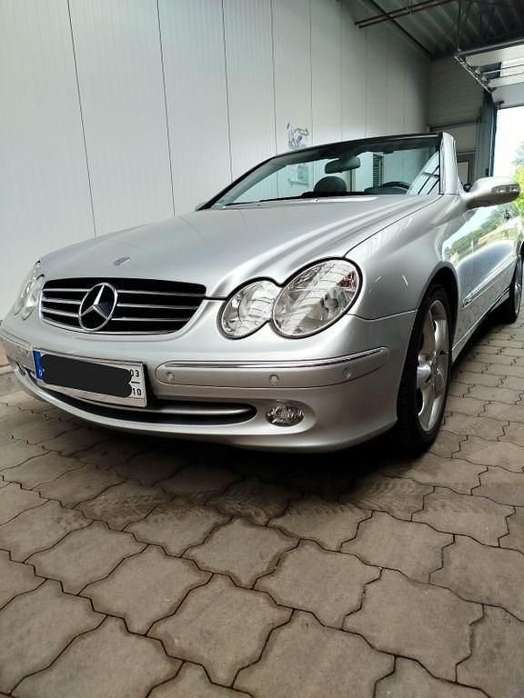 Silber Gebraucht 2003 Mercedes CLK200 Avantgarde Cabrio | 8.500 € (Fairer Preis) - Bild 1/4