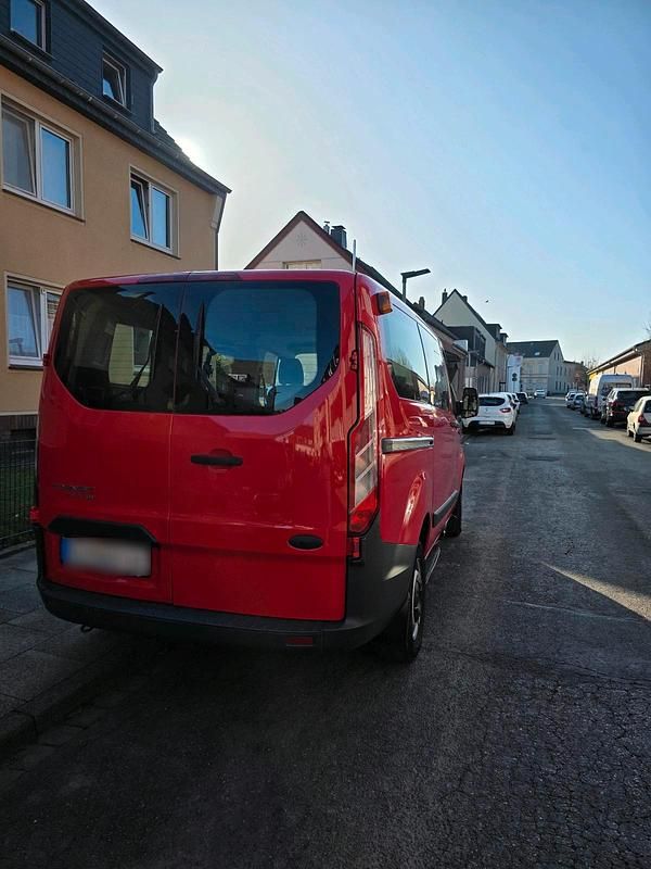 Second-hand Ford Transit 101 CP (74 kW) 2014 Roșu Monovolum