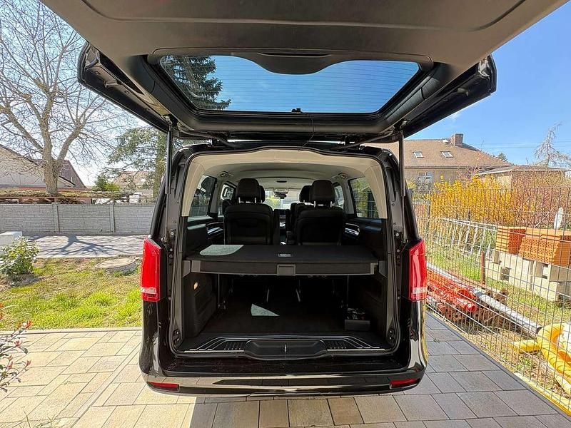 Gebraucht Mercedes V300 Avantgarde Edition 237 PS (174 kW) 2021 Schwarz Van / Kleinbus