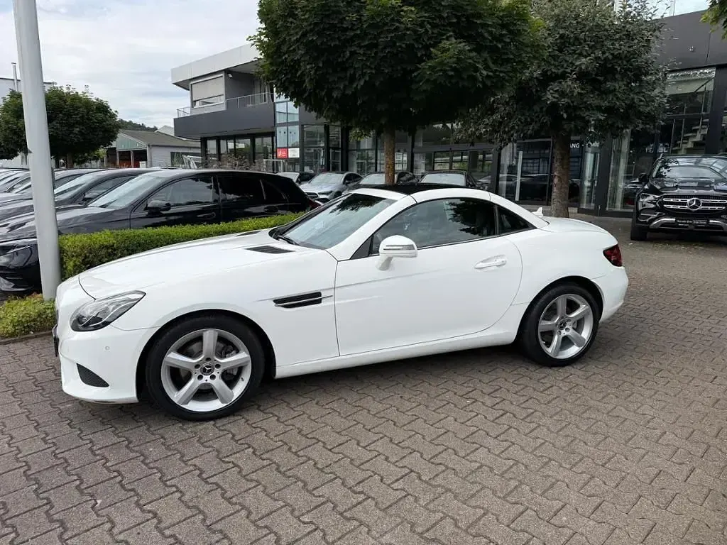 Gebraucht Mercedes SLC180 156 PS (114 kW) 2019 Weiß Cabrio