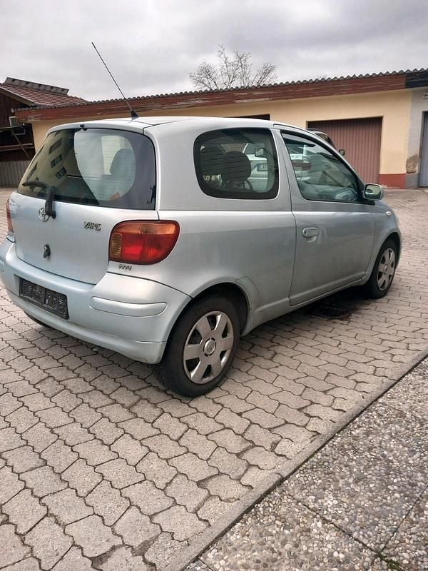 Gebraucht Toyota Yaris 87 PS (63 kW) 2003 Blau Kleinwagen