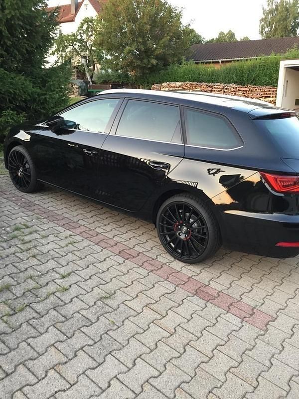 Schwarz Gebraucht 2018 Seat Leon Kombi | 16.000 € (Fairer Preis) - Bild 1/4