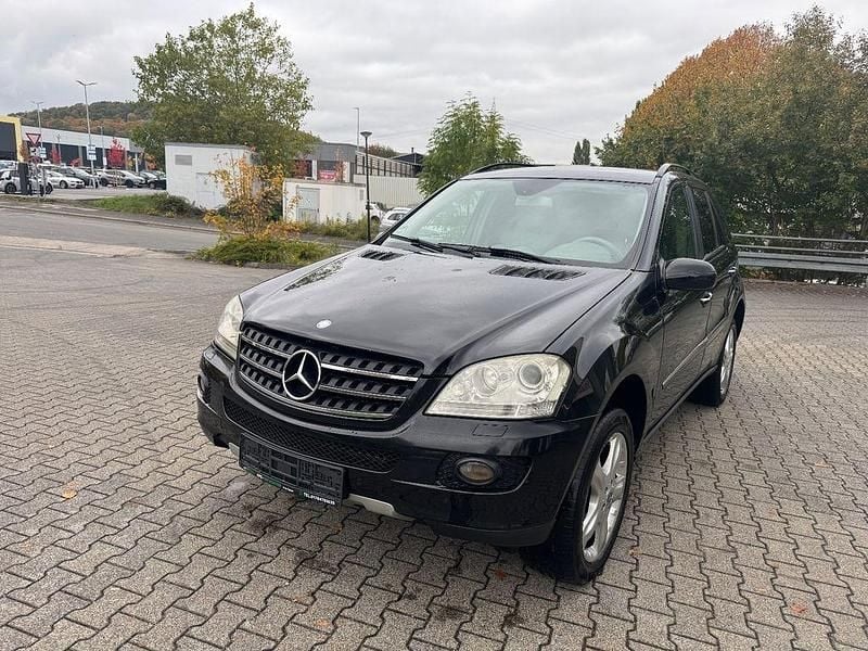 Schwarz Gebraucht 2006 Mercedes ML320 SUV | 3.690 € (Guter Preis) - Bild 1/4