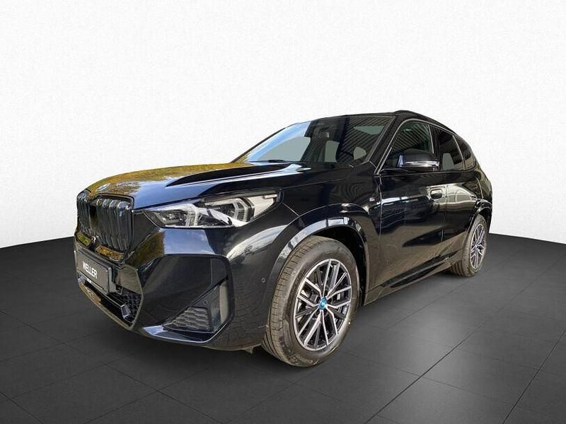 Gebraucht BMW iX1 M Sport 230 kW (313 PS) 2023 Black sapphire (schwarz) SUV