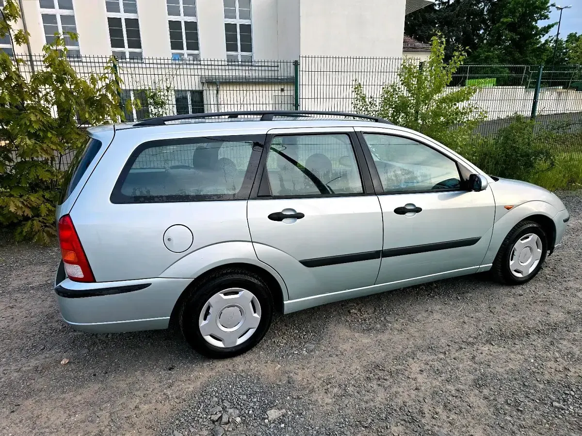 Gebraucht Ford Focus 101 PS (74 kW) 2004 Grün Kombi