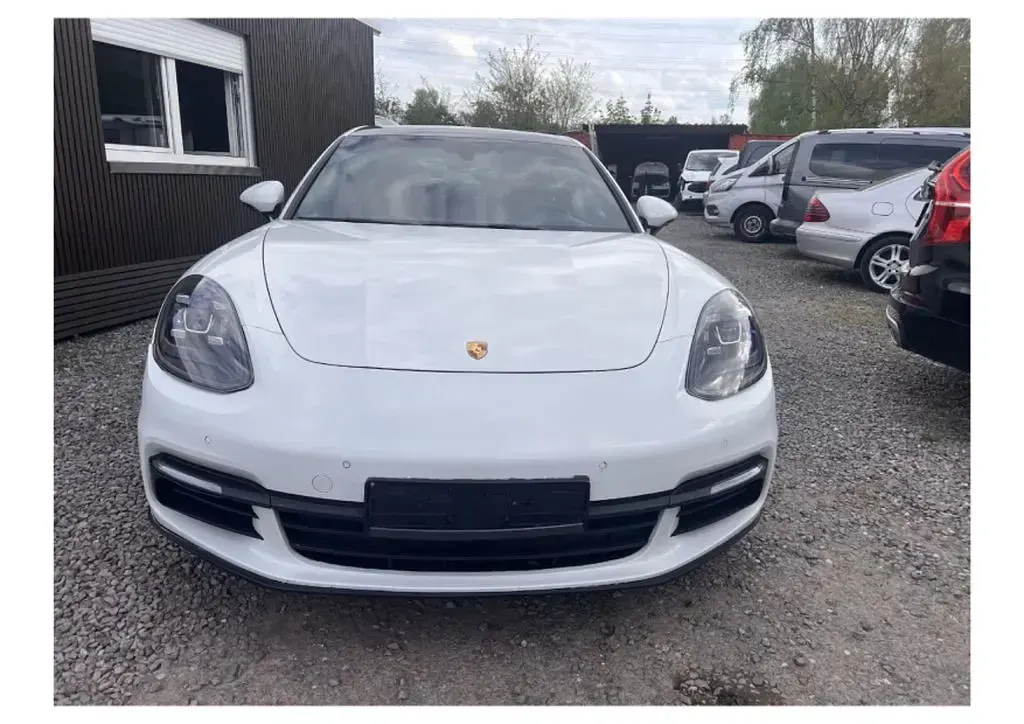 Gebraucht Porsche Panamera 4 330 PS (242 kW) 2018 Weiß Kleinwagen