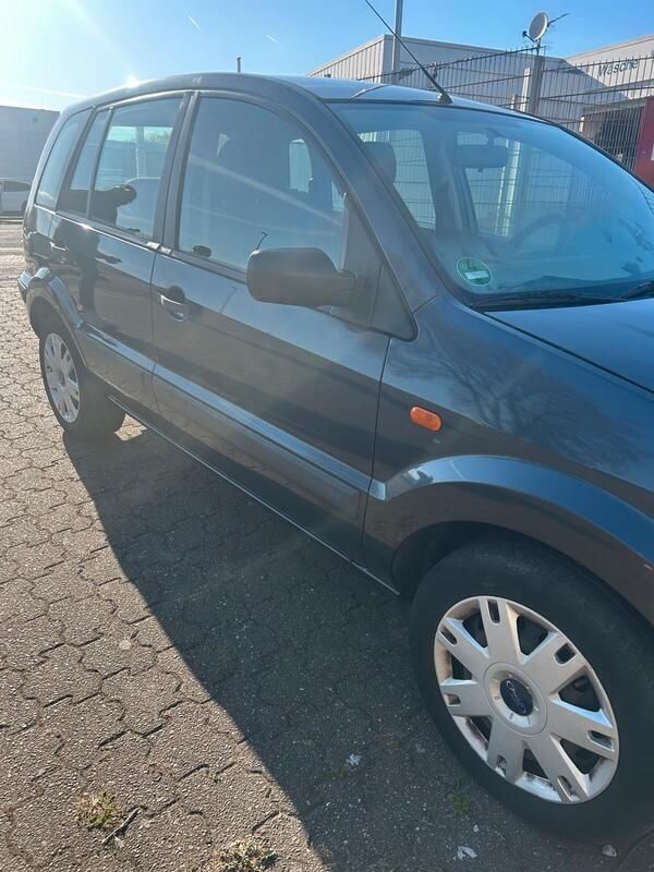 Grau Gebraucht 2009 Ford Fusion Limousine | 1.499 € (Fairer Preis) - Bild 1/4