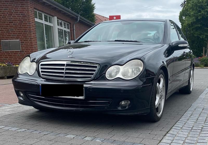 Schwarz Gebraucht 2006 Mercedes C200 AMG Limousine | 3.450 € (Fairer Preis) - Bild 1/4