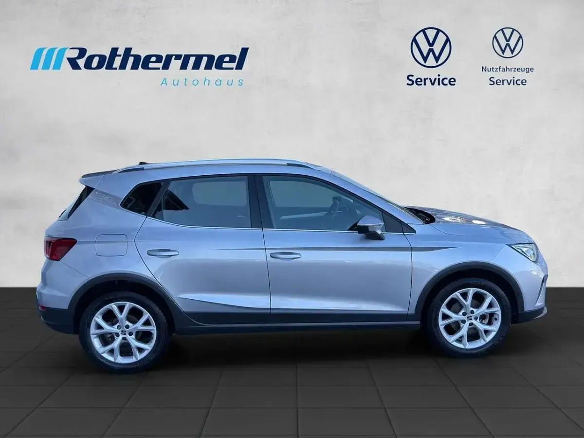Gebraucht Seat Arona FR-Line 110 PS (80 kW) 2023 "urban" silber SUV