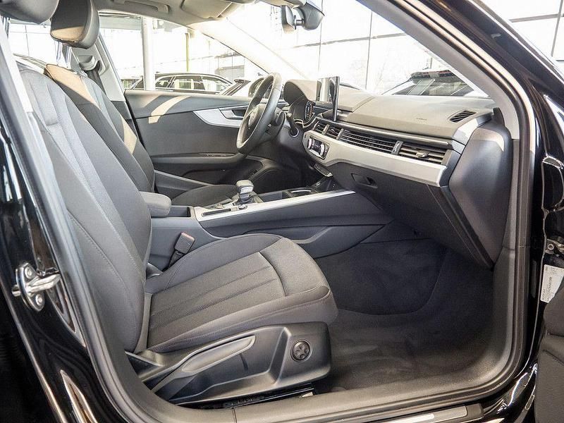 Gebraucht Audi A4 Advanced Plus 204 PS (150 kW) 2021 Schwarz / mythosschwarz Kombi