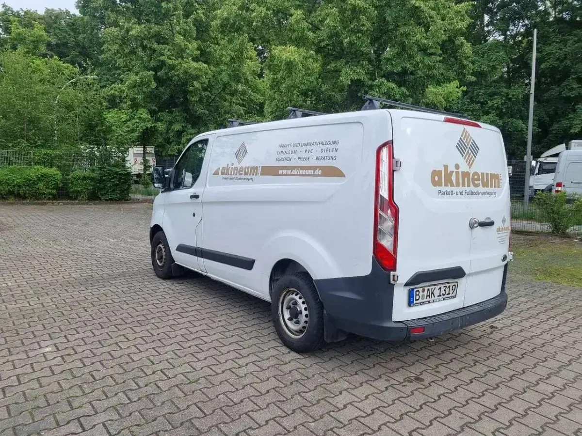 Gebraucht Ford Transit Custom 105 PS (77 kW) 2017 Frostweiß Van / Kleinbus