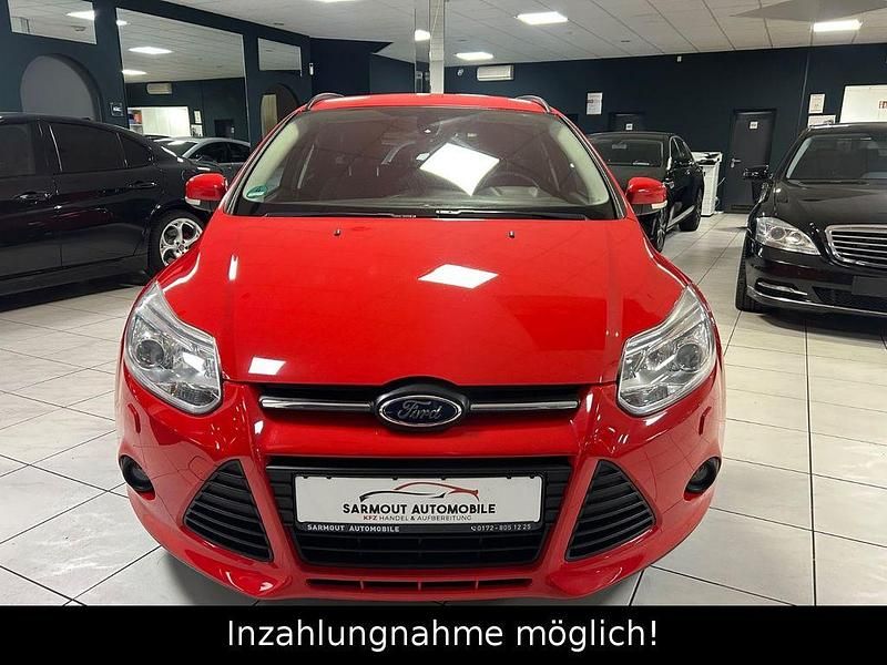Gebraucht Ford Focus Trend 116 PS (85 kW) 2014 Rot Kombi