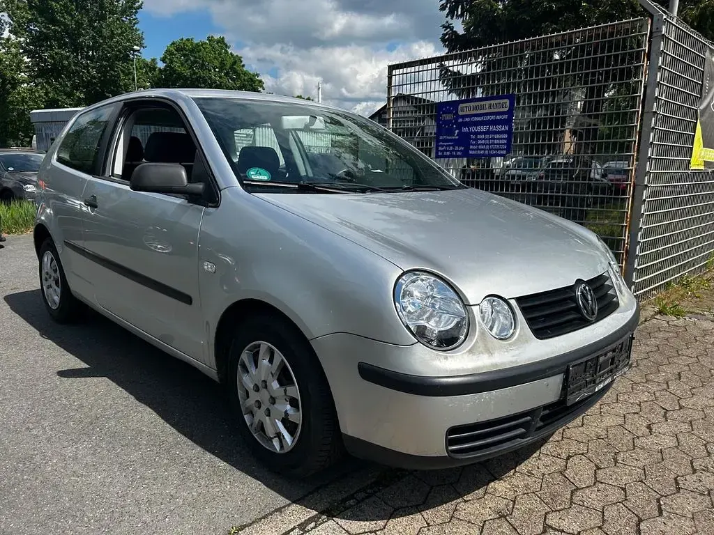 Occasion VW Polo Basis 54 ch (39 kW) 2003 Argent Berline