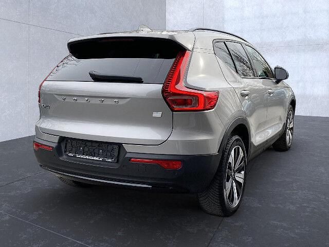 Gebraucht Volvo XC40 Plus 169 kW (231 PS) 2022 Silver dawn / (metallic) SUV