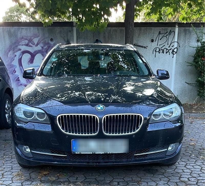 Schwarz Gebraucht 2011 BMW 530 Kombi | 7.500 € (Fairer Preis) - Bild 1/4