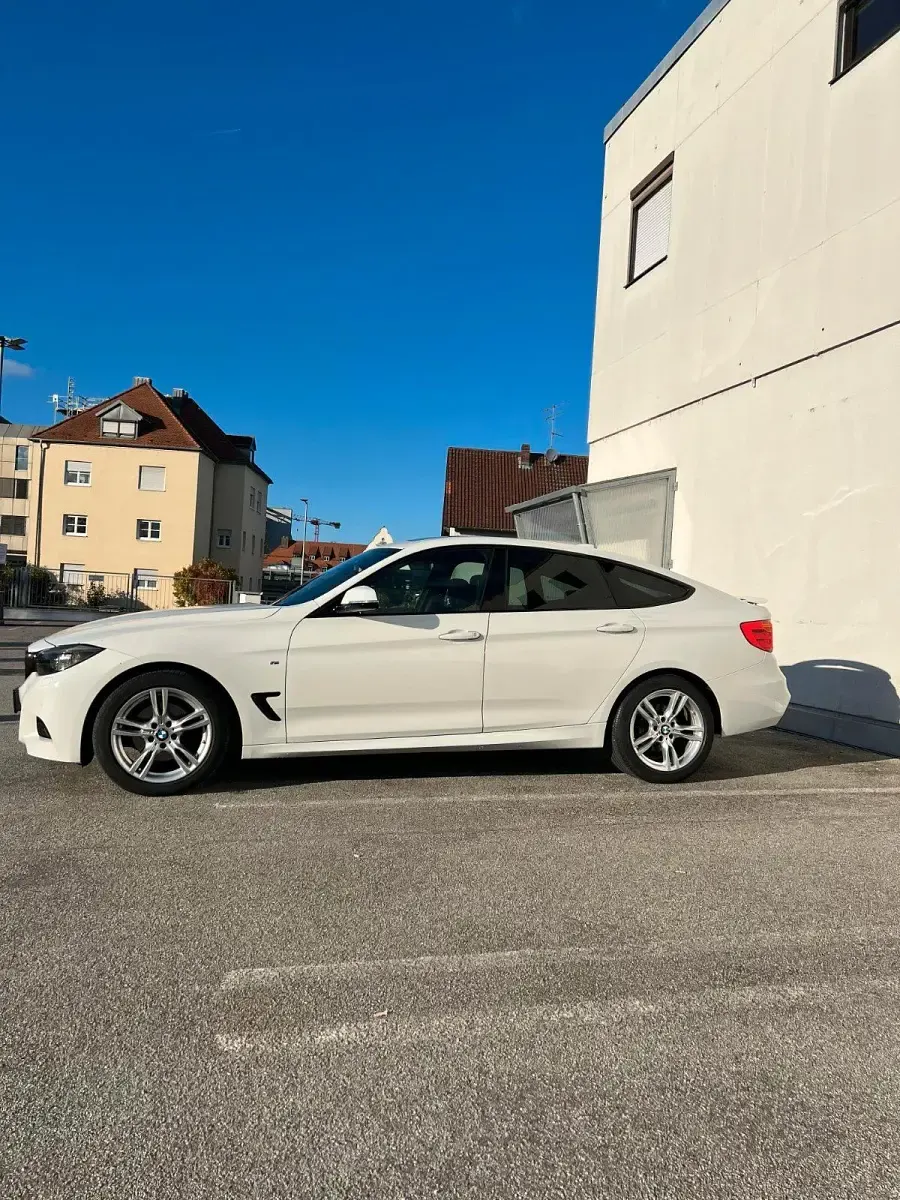 Gebraucht BMW 320 M Sport 184 PS (135 kW) 2014 Weiß Limousine